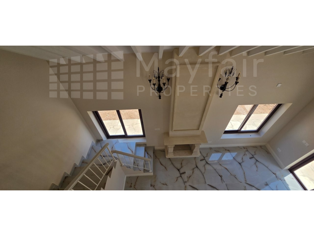 4 Bedroom House with Swimming Pool for Rent in Souni