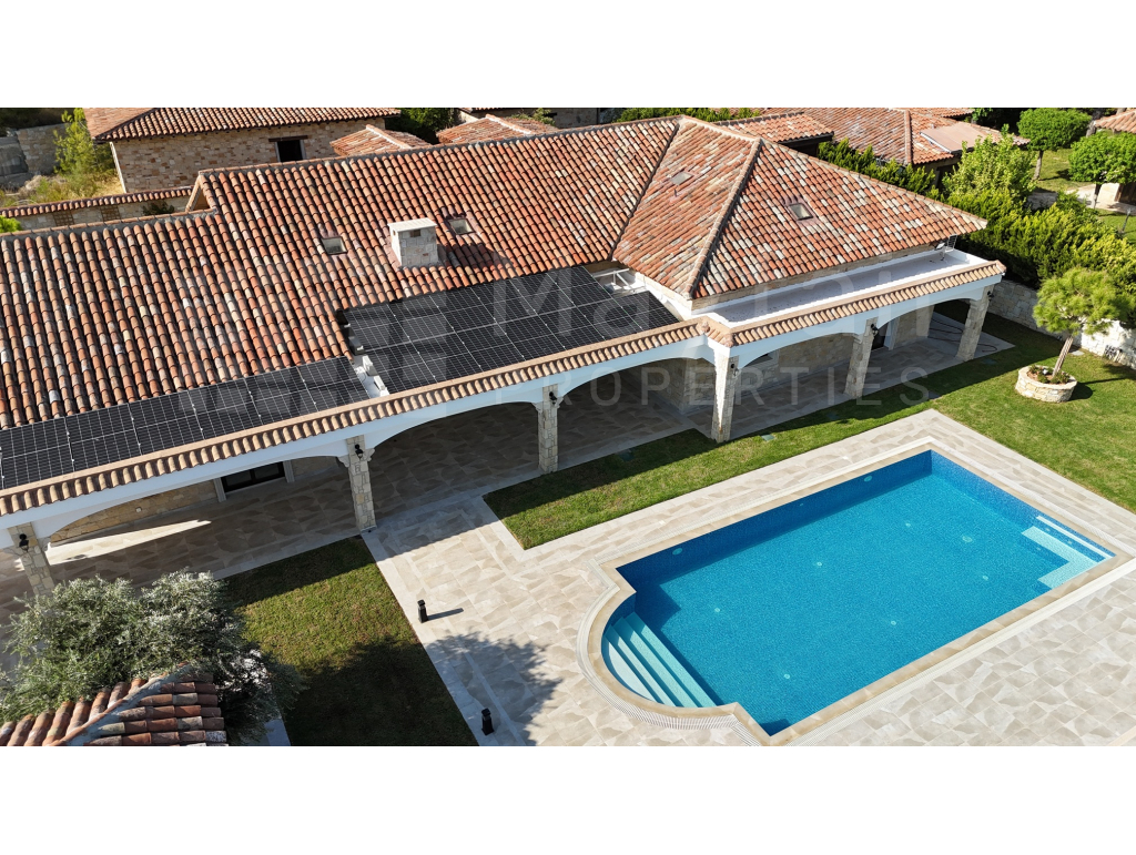 4 Bedroom House for Sale in Souni