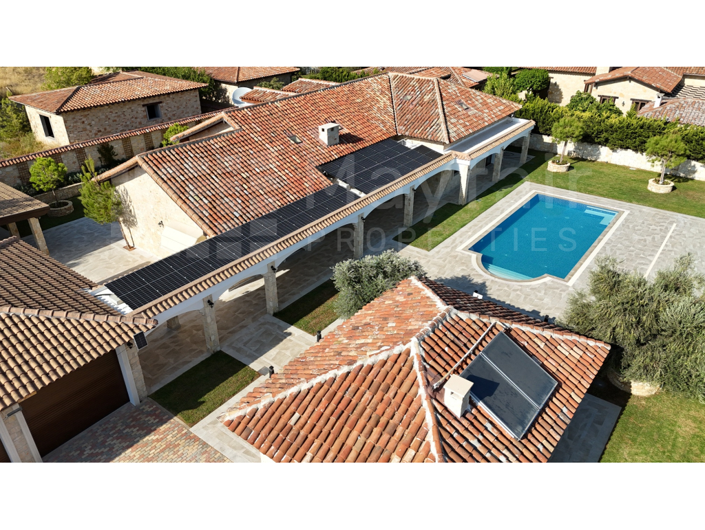 4 Bedroom House for Sale in Souni