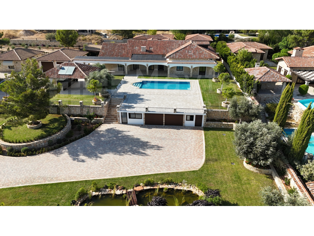 4 Bedroom House for Sale in Souni
