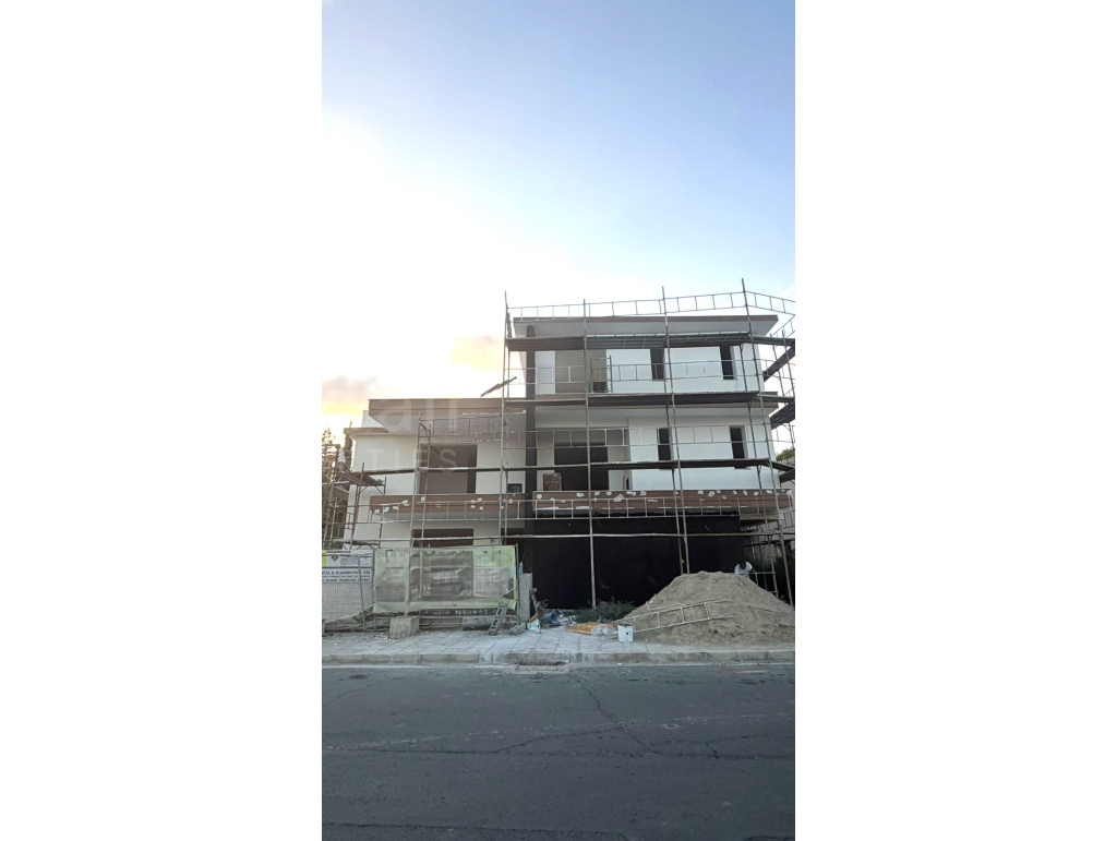 2-bedroom Top Floor Apartment in Kiti For Sale 