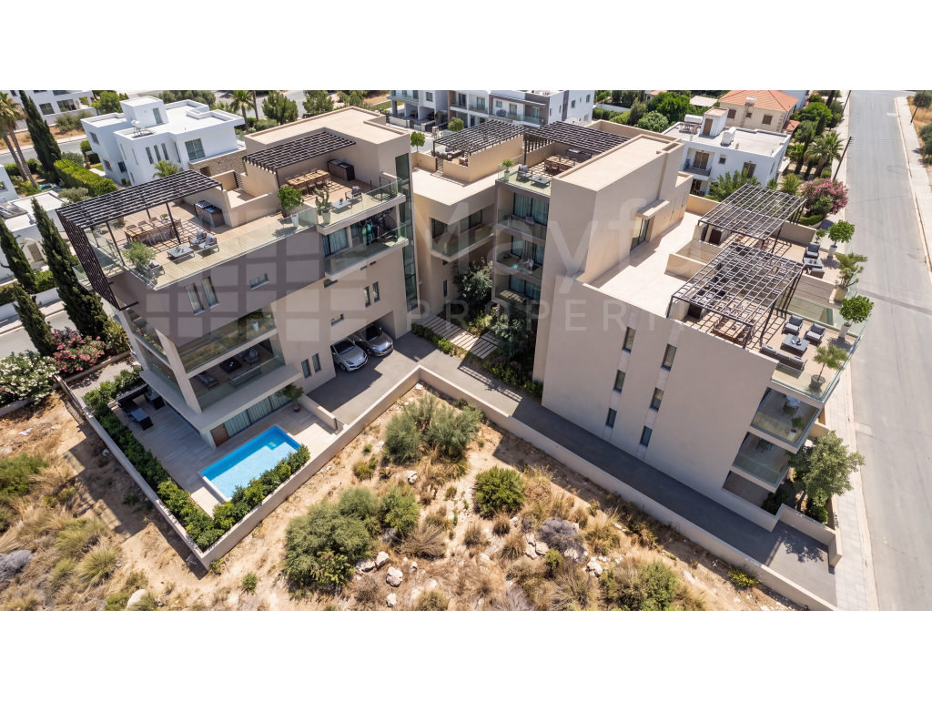 2-Bedroom Penthouse with Roof Garden for Sale in Krassas