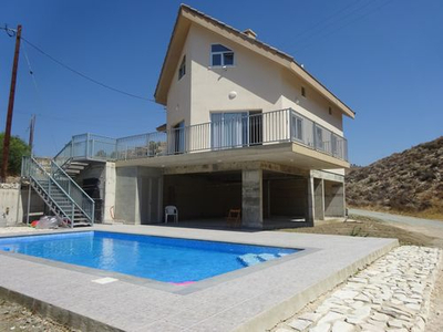 3 Bedroom Detached House with Pool in Larnaca