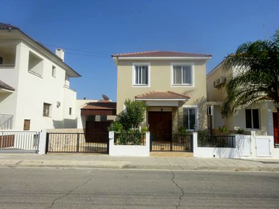 5 Bedroom Detached House in Larnaca
