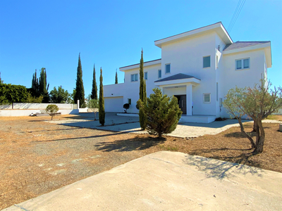 4 Bedroom plus Office Detached House for sale in Aradippou in Larnaca