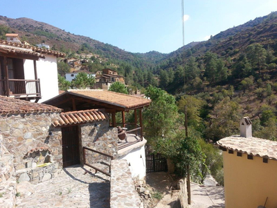 5 Bedroom Detached House