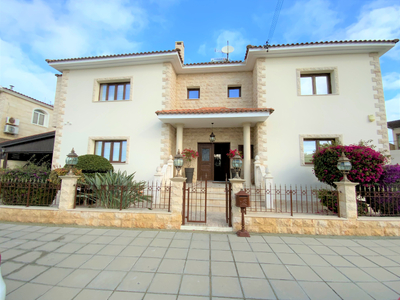 4 Bedroom Detached House with Basement  in Larnaca