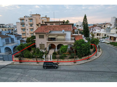4 bedroom house in Larnaca Municipality in Larnaca