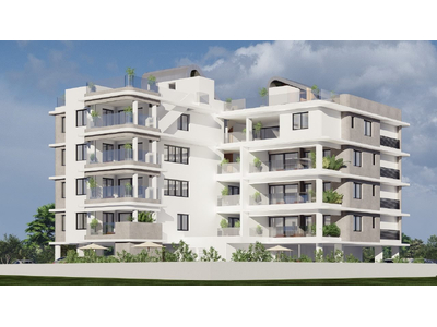 3 Bedroom Top-Floor Apartment with Pool and Sea View