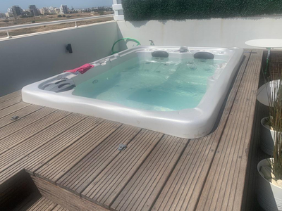 3 Bedroom Penthouse with Roof Garden 