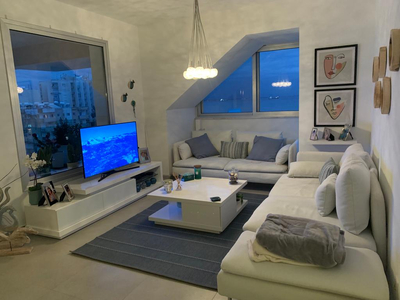 3 Bedroom Penthouse with Roof Garden 