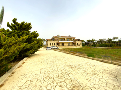 6 Bedroom Detached House in Larnaca