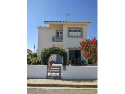 2 Bedroom Detached House next to the sea in Larnaca