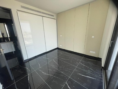 2 Bedroom Whole floor Apartment 