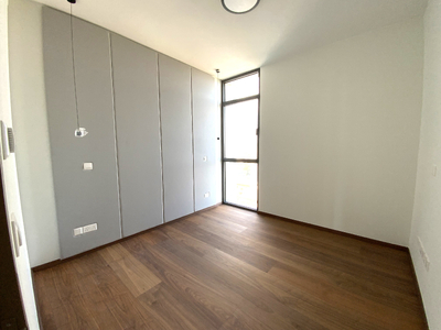 Top - Floor 3 Bedroom Exclusive Penthouse Apartment in Town Centre