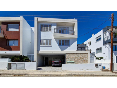 Three-storey house in Egkomi, Nicosia