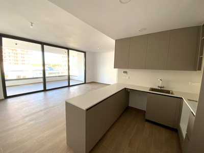 Key Ready 2 Bedroom Apartment near New Hospital