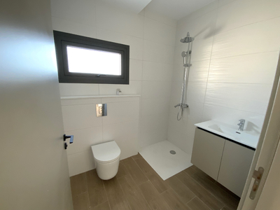 Key Ready 2 Bedroom Apartment near New Hospital
