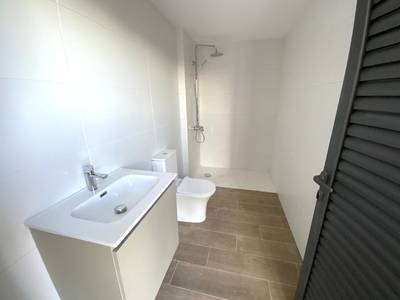 Key Ready 2 Bedroom Penthouse with Roof Garden