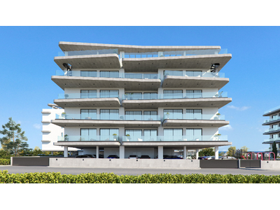 3 Bedroom Top Floor Apartment with Roof Garden for Sale