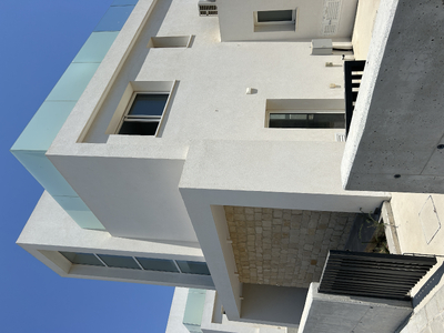 5 Bedroom Detached House 