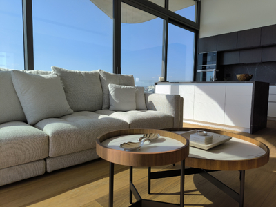 Top - Floor 3 Bedroom Exclusive Penthouse Apartment in Town Centre