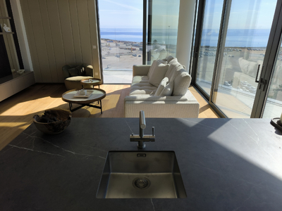 Top - Floor 3 Bedroom Exclusive Penthouse Apartment in Town Centre