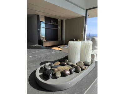 Top - Floor 3 Bedroom Exclusive Penthouse Apartment in Town Centre