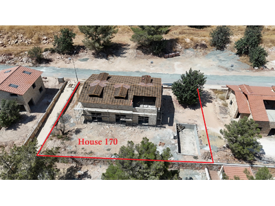 6 Bedroom House for Sale in Souni