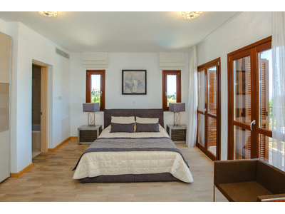 Luxury 3-Bedroom Sea View Villa in Alexander Heights, Aphrodite Hills