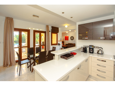Luxury 3-Bedroom Sea View Villa in Alexander Heights, Aphrodite Hills