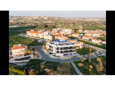 2plus1-bedroom Apartment in Oroklini For Sale