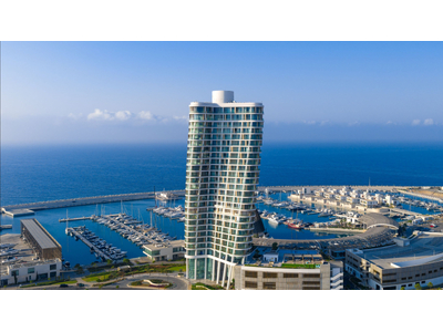 Luxury 5 Bedrooms Penthouse on 25th Floor for Sale  in Famagusta