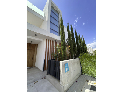 3 Bedroom Fully Furnished Villa with Private Pool for Sale in Protaras
