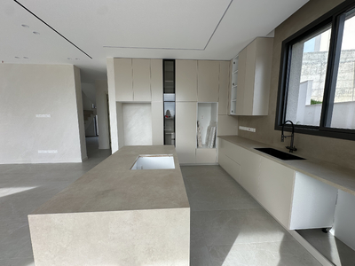 5 Bedroom Luxury Villa in Agios Tychon, Limassol