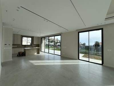 5 Bedroom Luxury Villa in Agios Tychon, Limassol