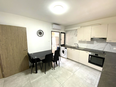 3 Bedroom Flat in Spyrou Kyprianou for Rent