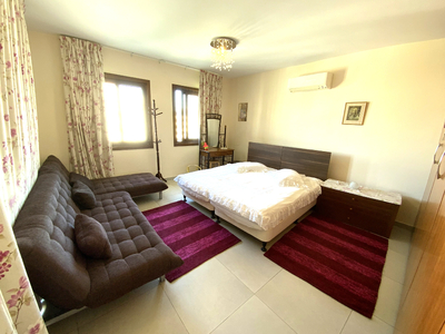 4 bedroom top floor duplex apartment 
