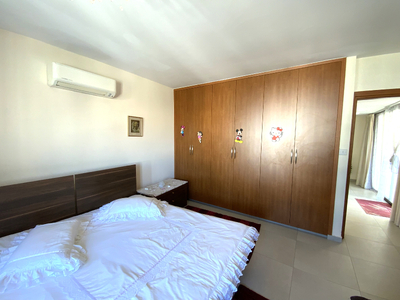 4 bedroom top floor duplex apartment 