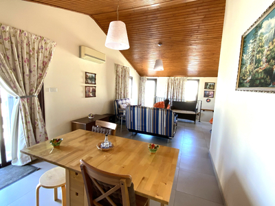 4 bedroom top floor duplex apartment 