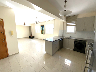 Unique 3 bedroom Penthouse plus large office with separate entrance in Town Center