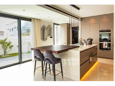 5-bedroom Luxury Villa For Sale 