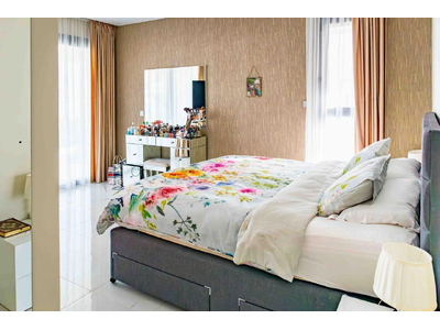 5-bedroom Luxury Villa For Sale 
