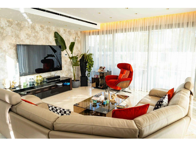 5-bedroom Luxury Villa For Sale 