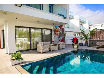 5-bedroom Luxury Villa For Sale  in Larnaca