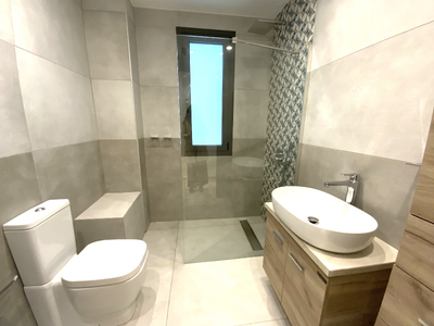 5-bedroom Luxury Villa For Sale 