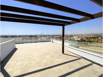 3-bedroom House with Pool for Sale in Pyla