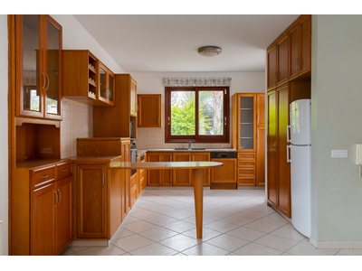 5 Bedroom Detached House For Rent in Agios Dometios