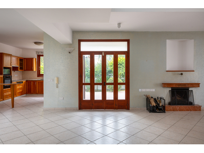 5 Bedroom Detached House For Rent in Agios Dometios