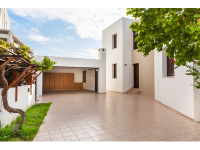 5 Bedroom Detached House For Rent in Agios Dometios